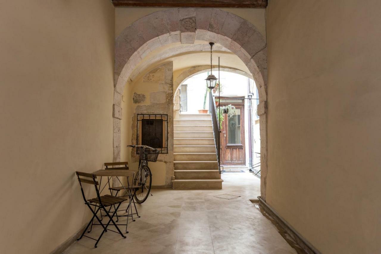 Casa Nagale- Una Suite Di Charme Nel Cuore Di Ortigia A 50 Mt Dal Mare Syracuse Exterior photo