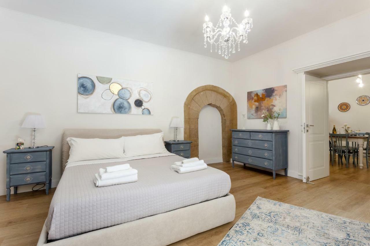 Casa Nagale- Una Suite Di Charme Nel Cuore Di Ortigia A 50 Mt Dal Mare Syracuse Exterior photo