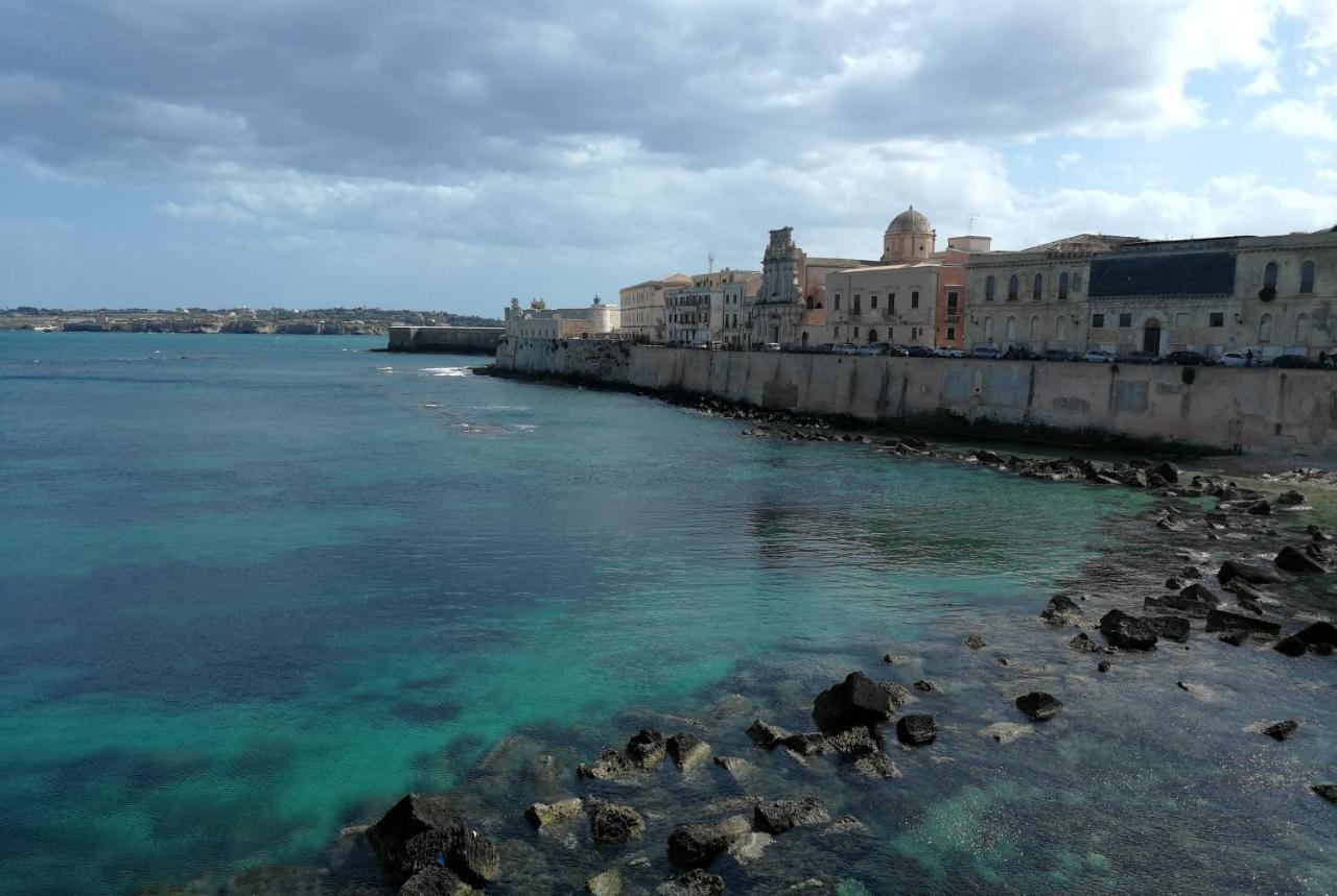 Casa Nagale- Una Suite Di Charme Nel Cuore Di Ortigia A 50 Mt Dal Mare Syracuse Exterior photo