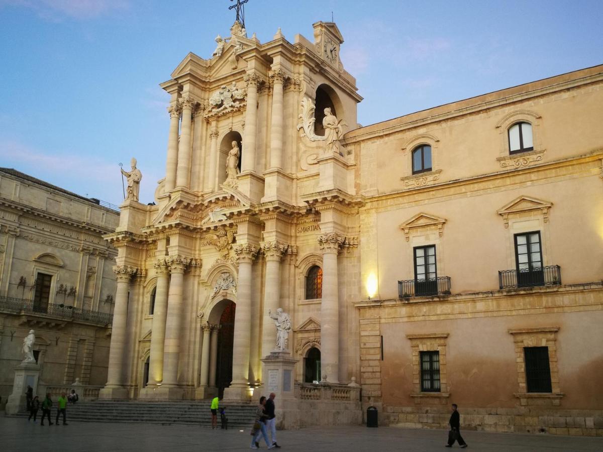 Casa Nagale- Una Suite Di Charme Nel Cuore Di Ortigia A 50 Mt Dal Mare Syracuse Exterior photo