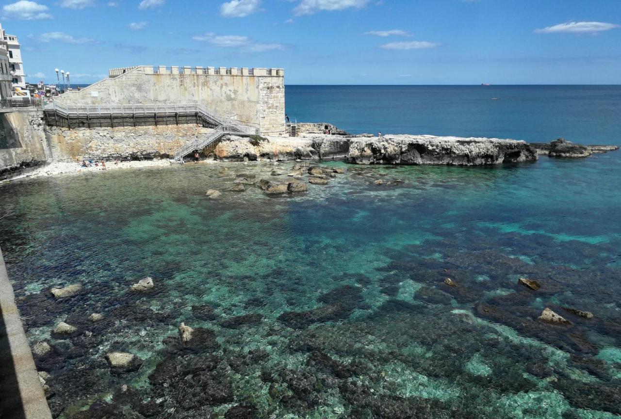 Casa Nagale- Una Suite Di Charme Nel Cuore Di Ortigia A 50 Mt Dal Mare Syracuse Exterior photo